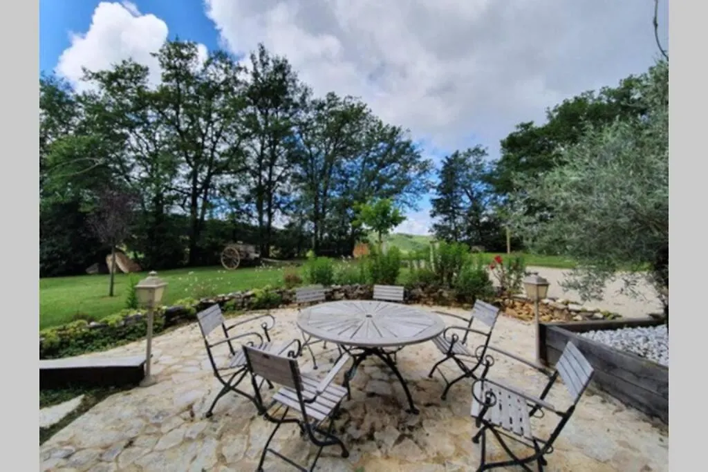 La Grange. Piscine Chauffee, Tennis, Parc. 15 Personnes Dégagnac フランス